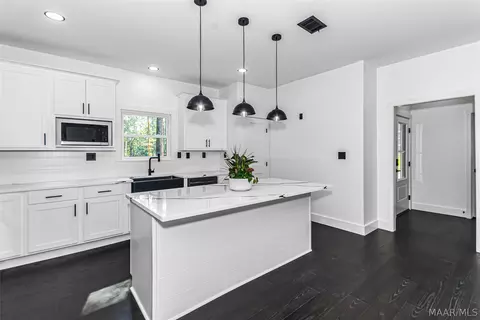 Kitchen - 254 Mccain Rd, Eclectic, AL 36024 photo 2 of 4