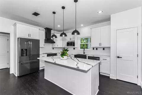 Kitchen - 254 Mccain Rd, Eclectic, AL 36024 photo 3 of 4