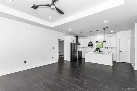 Living - 254 Mccain Rd, Eclectic, AL 36024 photo 2 of 3