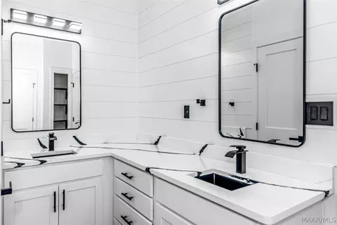 Bath - 254 Mccain Rd, Eclectic, AL 36024 photo 3 of 6