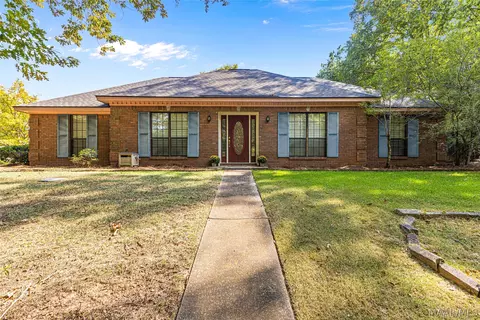 233 Deerwood Dr, Prattville, AL 36067