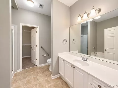 Bath - 61 Park Dr S, Clanton, AL 35045 photo 1 of 5