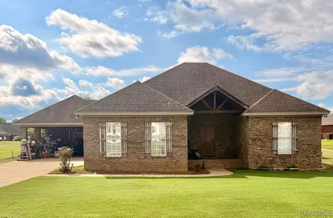 25 Autumn Trail Cir, Wetumpka, AL 36092