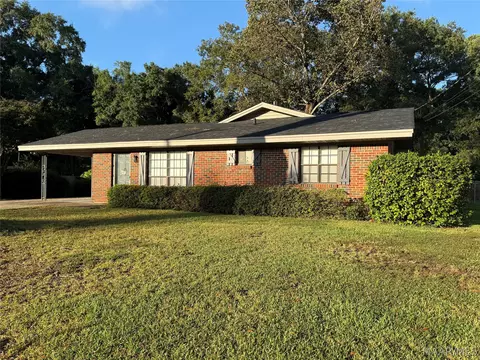1232 Josephine Ct, Prattville, AL 36066