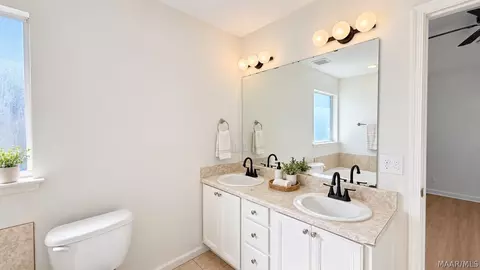 Bath - 5868 Hammermill Loop, Montgomery, AL 36116 photo 3 of 4