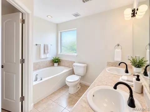 Bath - 5868 Hammermill Loop, Montgomery, AL 36116 photo 1 of 4