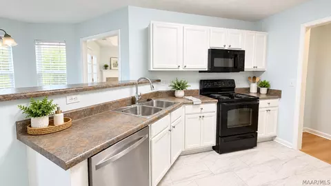 Kitchen - 5868 Hammermill Loop, Montgomery, AL 36116 photo 1 of 3