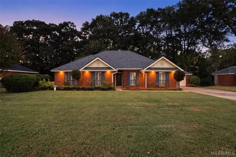 302 Abington St, Prattville, AL 36066
