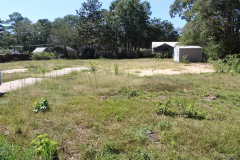 285 Sunset Dr, Greenville, AL 36037