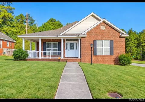49 Timberbrook Dr, Millbrook, AL 36054