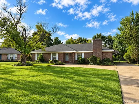 710 Running Brook Cir, Prattville, AL 36066