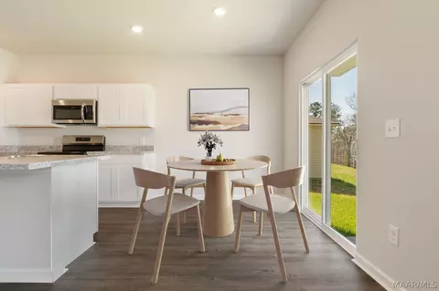 Dining - 255 Jemison Trails Dr, Jemison, AL 35085 photo 1 of 1