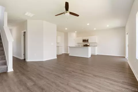 Living - 255 Jemison Trails Dr, Jemison, AL 35085 photo 4 of 4