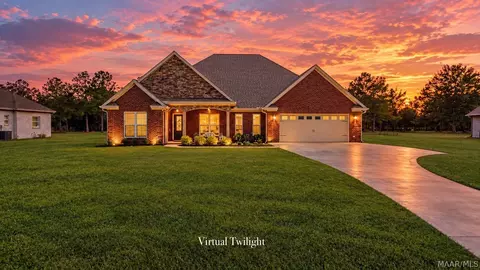 1916 Alpine Dr, Deatsville, AL 36022