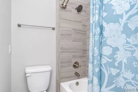 Bath - 8549 Sunrise Loop, Montgomery, AL 36116 photo 6 of 8
