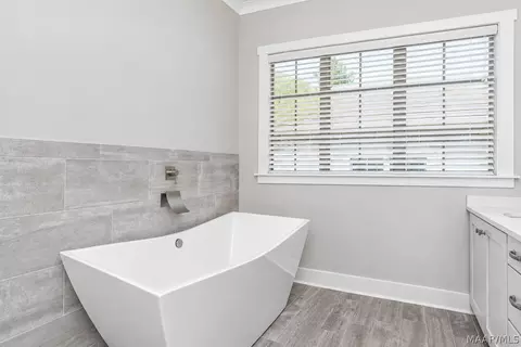 Bath - 8549 Sunrise Loop, Montgomery, AL 36116 photo 2 of 8