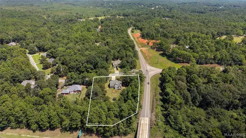 1601 Timber Trl, Deatsville, AL 36022