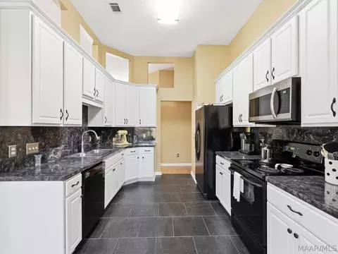 Kitchen - 7406 Heathermoore Loop, Montgomery, AL 36117 photo 1 of 3