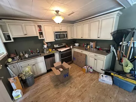 Kitchen - 614 W Broad St, Eufaula, AL 36027 photo 1 of 1