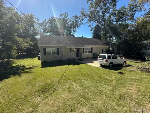 Exterior - 614 W Broad St, Eufaula, AL 36027 photo 2 of 2