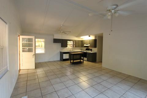 1013 Point Cloxson Cir, Jacksons Gap, AL 36861 photo 9