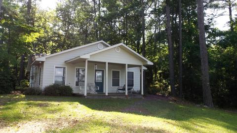 105 Honeysuckle Rd, Eclectic, AL 36024 photo 1