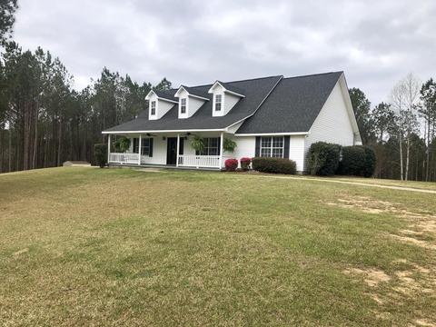 320 Walker Dr, Jacksons Gap, AL 36861 photo 2