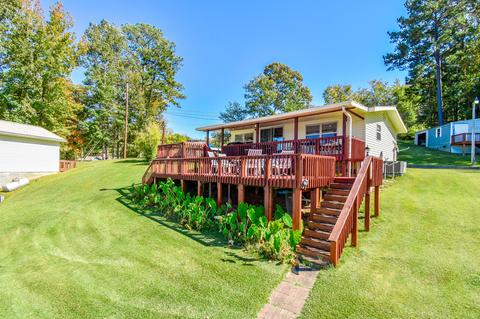 237 Lake Point Cir, Jacksons Gap, AL 36861