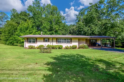 699 Halliana Rd, Alexander City, AL 35010