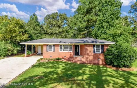 665 11th Ave, Alexander City, AL 35010