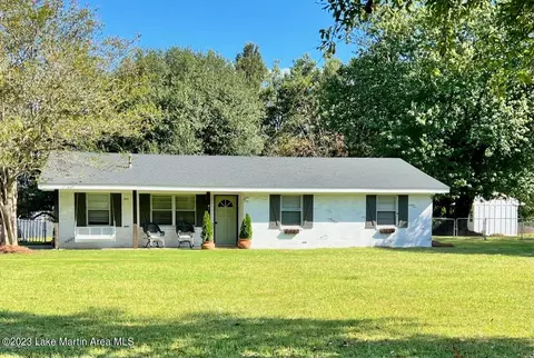5560 Tallapoosa St, Notasulga, AL 36866