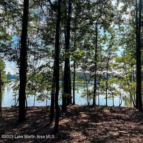 1066 Luannes Way, Alexander City, AL 35010