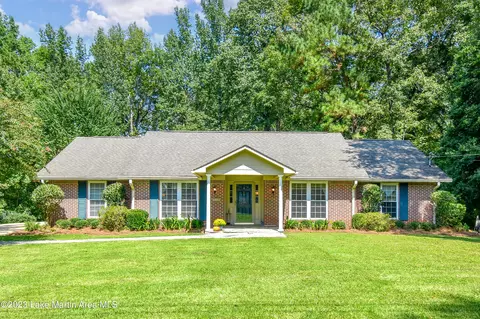 2650 Oakwoods Ln, Alexander City, AL 35010