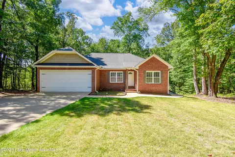 37 Deer Hollow Trl, Dadeville, AL 36853