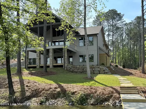 541 Transom Dr, Jacksons Gap, AL 36861