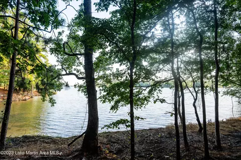 1250 Luannes Way, Alexander City, AL 35010