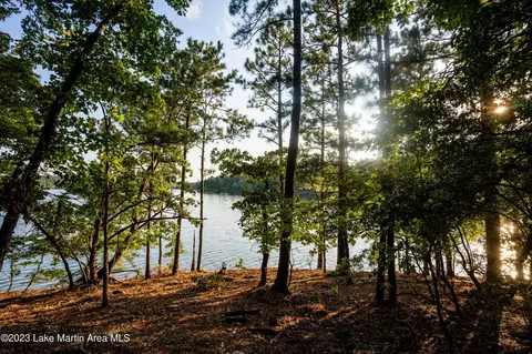 164 Wicker Ln, Alexander City, AL 35010