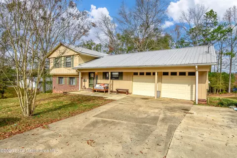 1030 Lamberth Rd, Alexander City, AL 35010