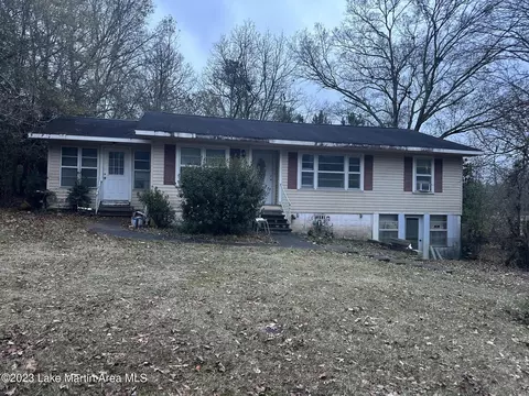 1424 4th St, Alexander City, AL 35010