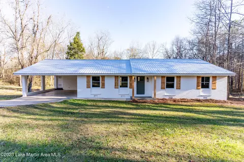 350 Eagle Creek Rd, Jacksons Gap, AL 36861