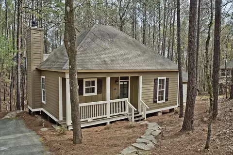 139 Village Circle Cir, Dadeville, AL 36853