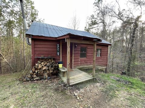 265 Hilltop Rd, Jacksons Gap, AL 36861