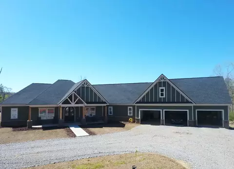 435 Airport Dr, Alexander City, AL 35010