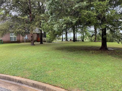 lot River Park Crt Crt, Wetumpka, AL 36092