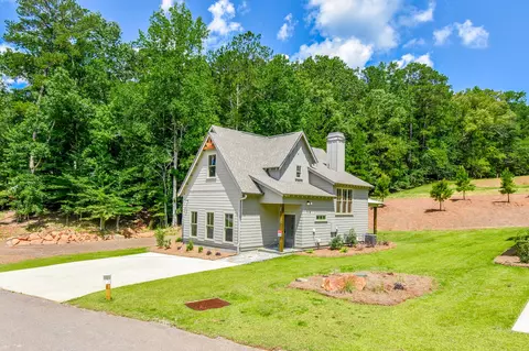 28 Landing Dr, Dadeville, AL 36853