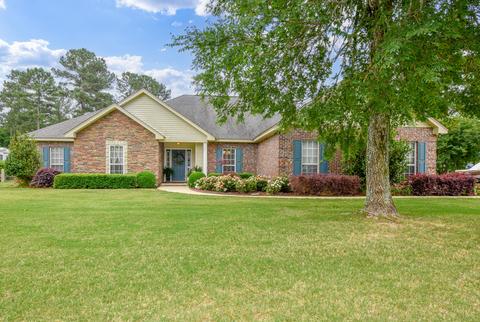 241 Hunters Rdg, Tallassee, AL 36078