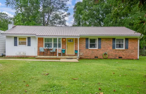 1786 Sewell St, Alexander City, AL 35010
