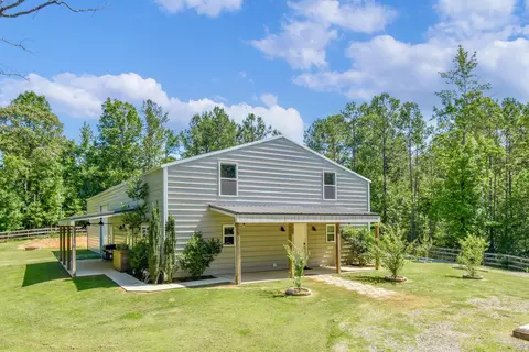 619 Lake Point Rd, Eclectic, AL 36024