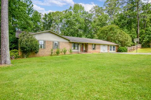 55 Southern Pine St, Tallassee, AL 36078