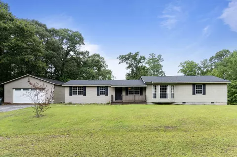 297 Pineforest Dr, Dadeville, AL 36853